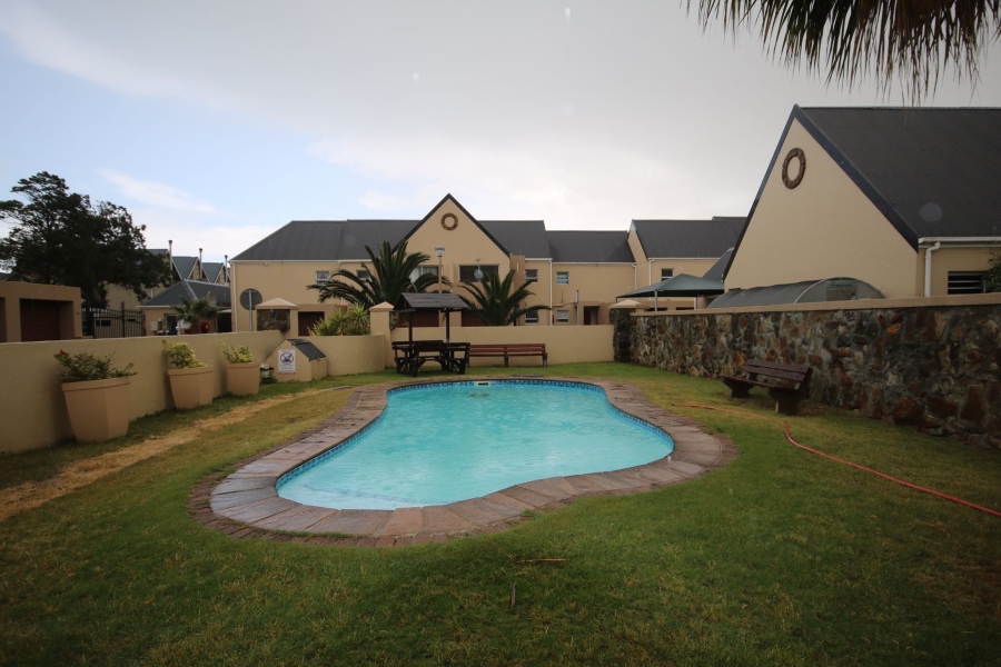 3 Bedroom Property for Sale in Whispering Pines Western Cape